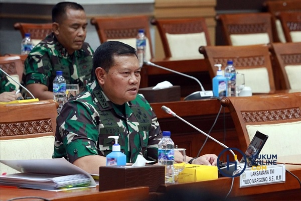 Laksamana TNI Yudo Margono saat menjalani uji kepatutan dan kelayakan untuk menjadi Panglima TNI, Jumat (2/12/2022). Foto: RES