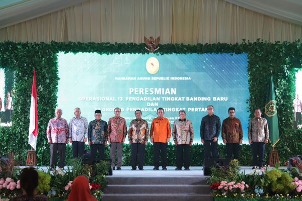 Ketua MA M. Syarifuddin saat peresmian 51 pengadilan di gedung PN Tanjung Pinang, Kepulauan Riau. Foto: Humas MA  