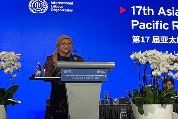 Menteri Ketenagakerjaan Ida Fauziyah saat acara pertemuan regional ILO kawasan Asia-Pasifik ke-17 di Singapura, Rabu (7/12/2022). Foto: Humas Kemnaker 