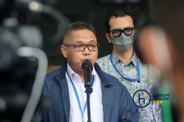 KPK memfasilitasi KY untuk memeriksa etik terhadap tersangka Hakim Yustisial/Panitera Pengganti MA Elly Tri Pangestu (ETP), Senin (12/12). Foto: RES