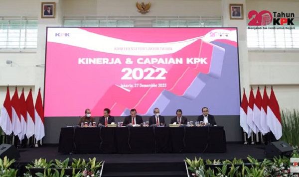 KPK mengadakan konferensi pers mengenai kinerja di tahun 2022.