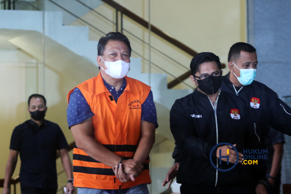 KPK Tahan Anggota Polisi AKBP Bambang Kayun 5.jpg