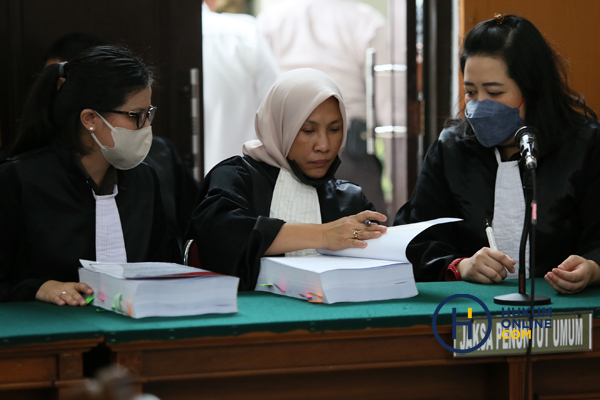 Jaksa Tuntut Putri Candrawati 8 Tahun Penjara 2.jpg