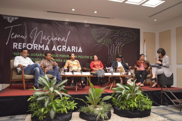 Narasumber dalam diskusi Temu Nasional Reforma Agraria bertajuk 'Reforma Agraria Menuju Perubahan Politik 2024: Sebuah Refleksi dan Agenda Aksi' di Jakarta, Rabu (25/1/2023). Foto: ADY
