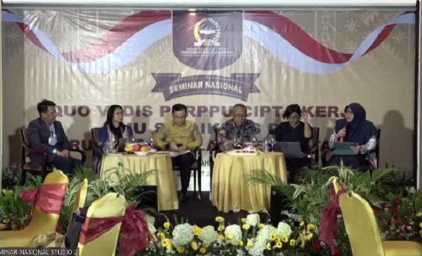 Acara Seminar Nasional â€˜Quo Vadis Perppu Cipta Kerjaâ€™, Jumat (27/10). Foto: Istimewa