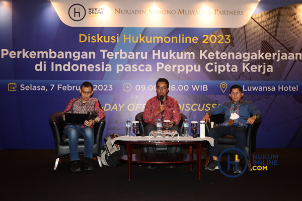 Diskusi Hukumonline 2023 bertema 'Perkembangan Terbaru Hukum Ketenagakerjaan di Indonesia Pasca Perppu Cipta Kerja' yang digelar hukumonline.com dan Nurjadin Sumono Mulyadi And Partners, Selasa (7/2/2023). Foto: RES