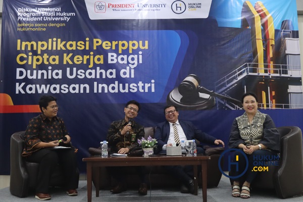 Program Studi Hukum President University bekerjasama dengan Hukumonline menyelenggarakan diskusi nasional dengan mengangkat tema -Implikasi Perppu Cipta Kerja Bagi Dunia Usaha di Kawasan Industri. Foto: RES