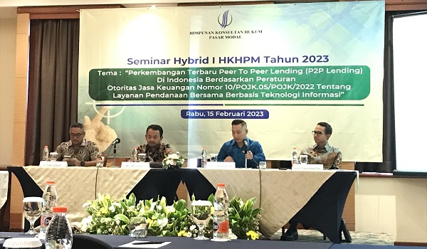Acara diskusi yang diselenggarakan HKHPM bertema Perkembangan Terbaru P2P Lending di Indonesia Berdasarkan POJK No. 10/POJK.05/2022. Foto: WIL