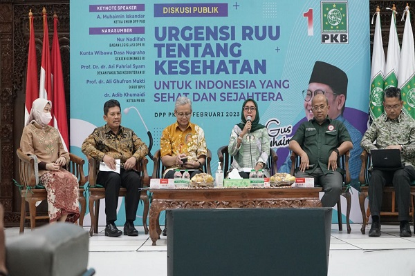  Prof Ali Ghufron Mukti -kedua dari kiri- saat menjadi narasumber dalam diskusi bertema Urgensi RUU Kesehatan Untuk Indonesia yang Sehat dan Sejahtera, Jumat (17/02/2023) pekan lalu.