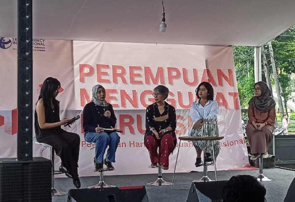 Acara diskusi bertema Perempuan Menggugat Korupsi yang diadakan di kawasan Blok M, Jakarta Selatan, Sabtu (11/3). Foto: AJI