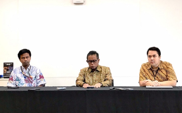 Tim kuasa hukum lima pihak terlapor dari Grup Wilmar dalam perkara dugaan kartel minyak goreng (migor) mengadakan jumpa pers, Selasa (4/4). Foto WIL.