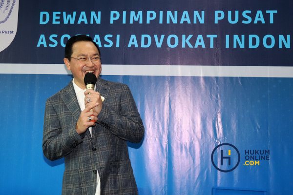 Ketua Umum DPP AAI Arman Hanis memberi kata sambutan saat meresmikan Sekretariat DPP AAI, Jumat (26/5/2023). Foto: RES