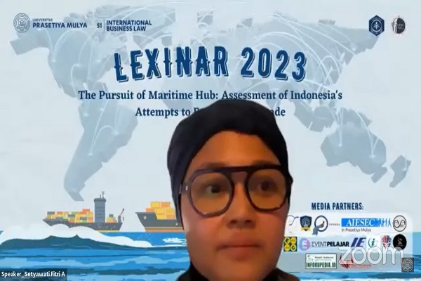 Managing Partner Anggraeni and Partners, Setyawati Fitri Anggraeni dalam diskusi Lexinar 2023 The Pursuit of Maritime Hub: Assessment of Indonesiaâ€™s Attempts to Foster Global Trade, Kamis (8/6/2023). Foto: ADY