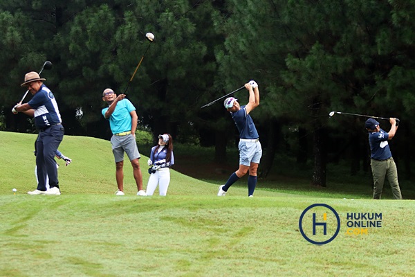 Pengurus DPC AAI Jaksel menggelar turnamen Golf yang yang bertempat di kawasan Sentul Highland Golf Club, Cijayanti, Babakan Madang, Bogor Regency. Kamis (8/6). Foto: RES