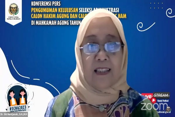 Ketua Bidang Rekrutmen Hakim KY Siti Nurdjanah dalam konferensi pers, Senin (12/6/2023).