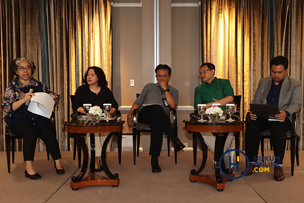 Moderator dan Narasumber 'Forum Konsultasi Advokat: Penerapan Keadilan Restoratif dalam Penanganan Tindak Pidana di Indonesia'. Foto: RES.