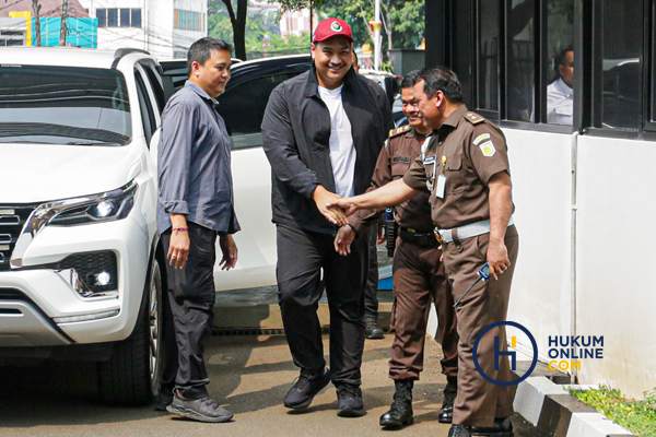 Menpora Dito Ariotedjo Hadiri Panggilan Pemeriksaan Kejagung Terkait Dugaan Korupsi BTS Kominfo 2.jpg