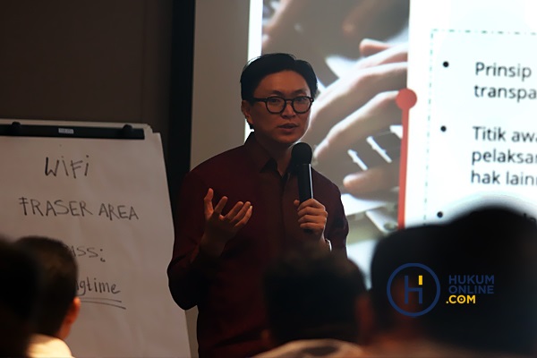 Wakil Ketua Asosiasi Praktisi Perlindungan Data Indonesia (APPDI) Danny Kobrata saat menjadi narasumber dalam seminar bertema Masterclasss Pelindungan Data Pribadi: Menguasai Teori, Regulasi,  dan Implementasi di Jakarta, Senin (3/7/2023). Foto: RES
