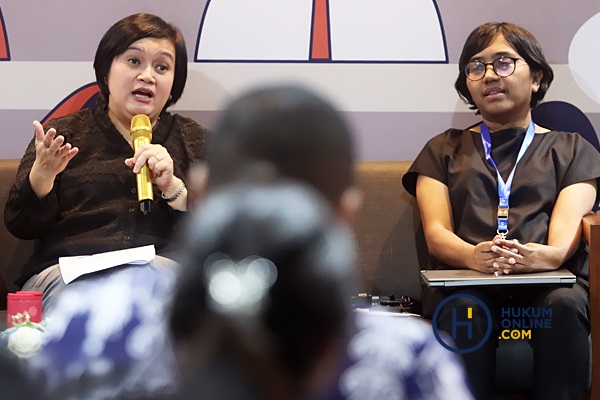 Ketua Komnasham, Atnike Nova Sigiro dan Pengajar STH Indonesia Jentera, Asfinawati dalam Konferensi Nasional kebebasan Sipil 2023 bertema 25 Tahun Merawat Kebebasan, Rabu (27/7/2023). Foto: RES