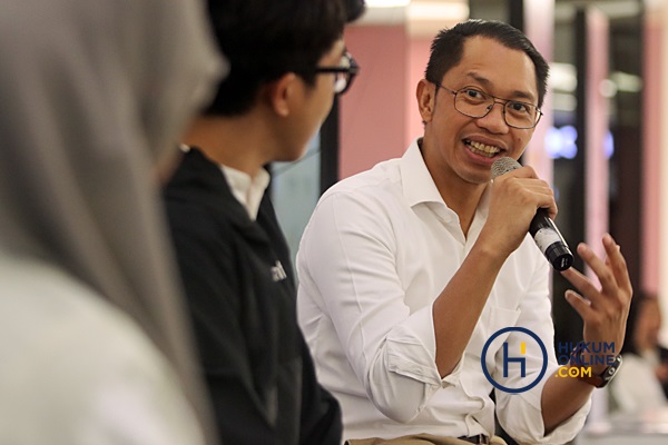 Managing Partner Genio Atyanto and Partners Law Firm, Genio Atyanto saat menjadi narasumber acara Talk Show bertajuk Semangat Berlari bersama Kahf dan FHUI Runners, di FX Sudirman, Jumat (4/8/2023). Foto: RES