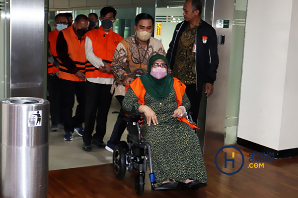 KPK Tahan Enam Tersangka Terakhir Kasus Suap Ketok Palu DPRD Jambi 3.jpg