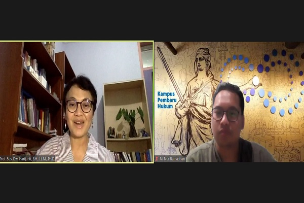 Prof Susi Dwi Harijanti dalam Kuliah Pembuka Ilmu Perundang-undangan STHI Jentera, Kamis (7/9/2023) malam. FKF