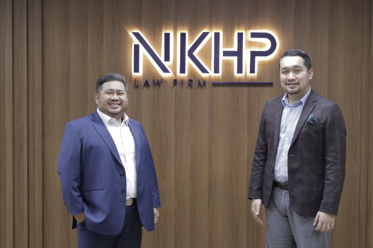 Founding Partner NKHP Law Firm, Jefri Moses Kam dan Kresna Hutauruk. Foto: REZA.