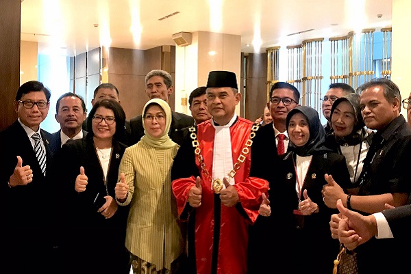 Herri Swantoro resmi dilantik oleh Ketua Mahkamah Agung (MA) sebagai Ketua Pengadilan Tinggi DKI Jakarta pada, Selasa (12/9) di Gedung Mahkamah Agung, Jakarta. Foto: WIL