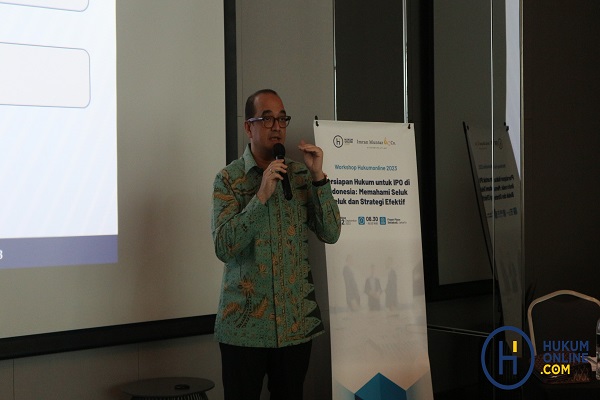 Managing Partner Kantor Hukum Imran Muntaz & Co, Imran Muntaz  saat memberikan materi dalam workshop Persiapan Hukum untuk IPO di Indonesia: Memahami Seluk Beluk dan Strategi Efektif, yang digelar Hukumonline, Selasa (12/9) kemarin. Foto: RES