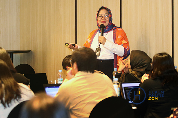 Partner SSEK Law Firm, Dewi Savitri Reni saat menjadi narasumber dalam Workshop Hukumonline 2023 bertema LDD sebagai Manajemen Risiko Bisnis yang Efektif, Selasa (24/10/2023).