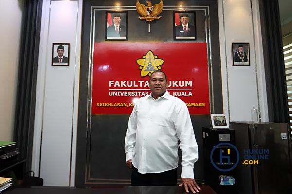 Dekan FH USK Dr. M. Gaussyah di Kampus FH USK, Banda Aceh, Rabu (27/9/2023). Foto: RES 