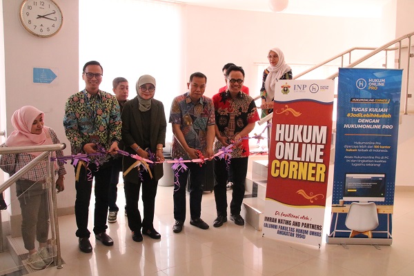 Fakultas Hukum Universitas Hasanuddin (FH Unhas) Makassar meresmikan Hukumonline Corner pada Jumat, (6/10).  Foto: Istimewa