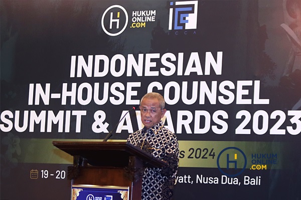 Hakim Agung Kamar Perdata MA Pri Pambudi Teguh sebagai keynote speech dalam gelaran Indonesian In-House Counsel Summit & Awards 2023 di Grand Hyatt,Â Nusa Dua, Bali, Kamis (19/10/2023). Foto: RES