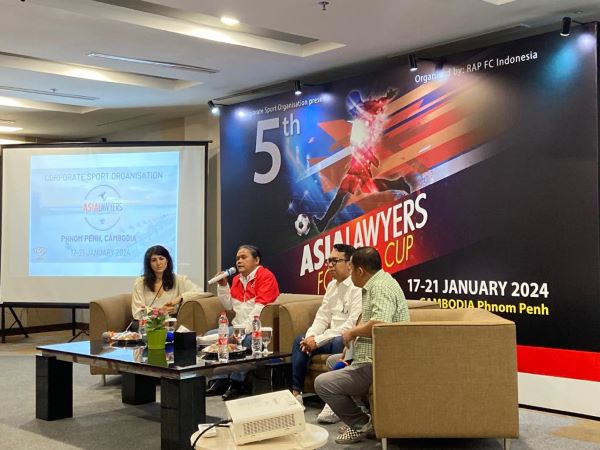  CSO Mundiavocat Alexandra Ruzza bersama James Purba, Resha Agriansyah, dan Joe Ricardo dalam sosialisasi Asialawyers Cup 2024. Foto: AJI