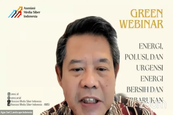 CEO Landscape Indonesia, Agus Sari dalam diskusi yang diselenggarakan Asosiasi Media Siber Indonesia (AMSI) bertema Energi, Polusi, dan Urgensi Energi Bersih dan Terbarukan, Senin (6/11/2023). Foto: Tangkapan layar zoom