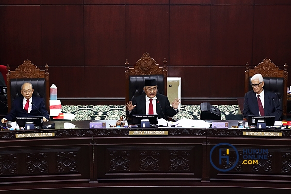 MKMK berhentikan Anwar Usman sebagai Ketua MK 5.jpg