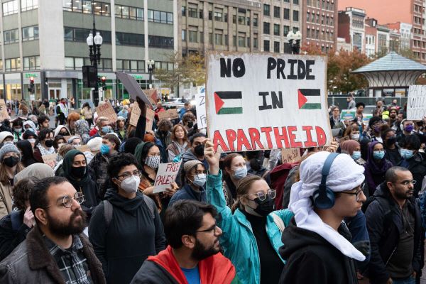 Ratusan mahasiswa hukum dari sejumlah kampus hukum di Amerika Serikat berunjuk rasa pro-Palestina. Foto: VINCENT RICCI / SOPA IMAGES / LIGHTROCKET VIA GETTY IMAGES 