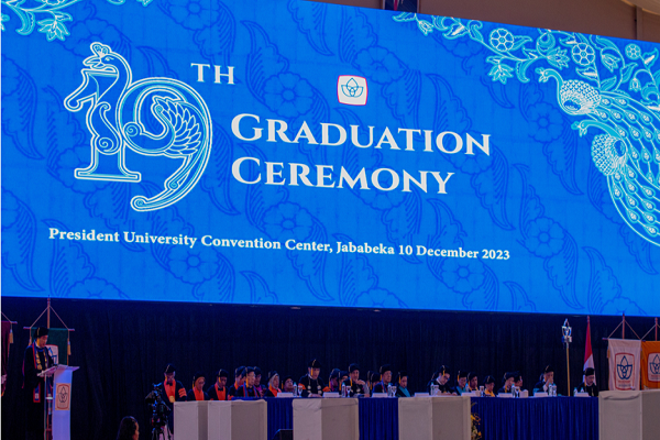Suasana seremonial wisuda ke-19 terhadap wisudawan President University. Foto: Istimewa