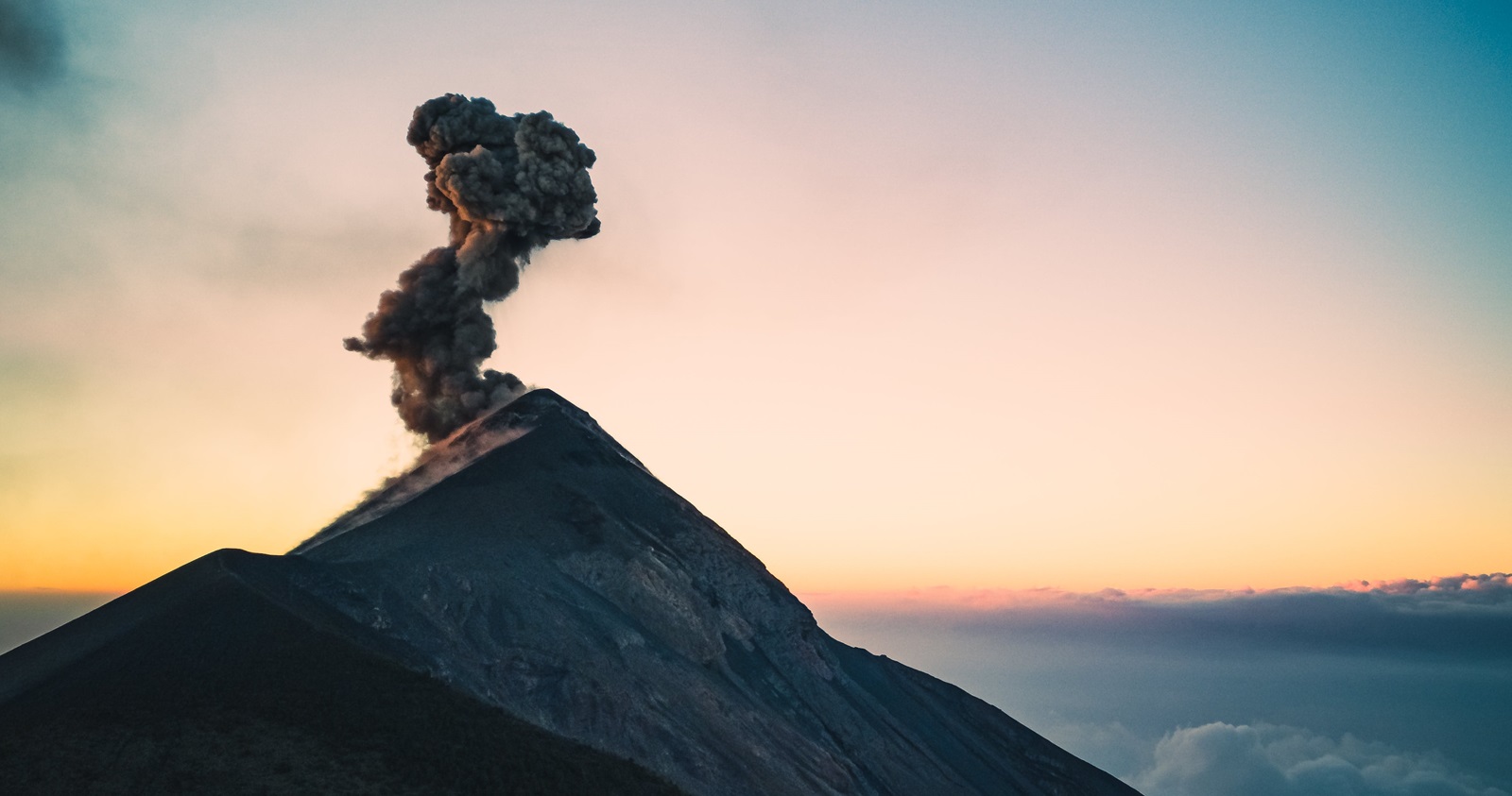 Erupsi Marapi dan Evaluasi Manajemen Risiko Wisata Gunung Berapi