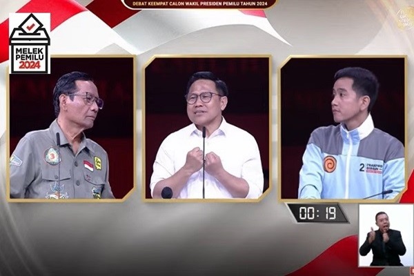 Tiga Cawapres dalam debat yang digelar KPU di Jakarta Convention Center (JCC) Senayan, Minggu (21/1/2024). Foto: CR 29