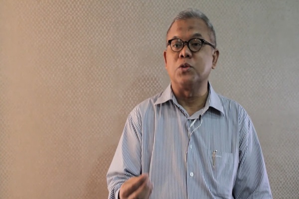 Dosen hukum pidana Fakultas Hukum Universitas Trisakti, Abdul Fickar Hadjar. Foto: Tangkapan layar youtube 