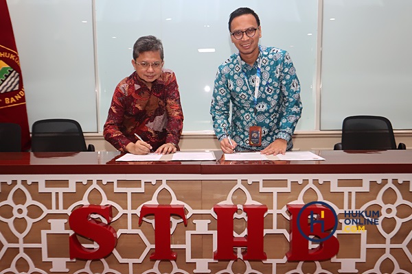 Sekolah Tinggi Hukum Bandung (STHB) memutuskan untuk melanjutkan kerja sama dengan Hukumonline. Foto: RES