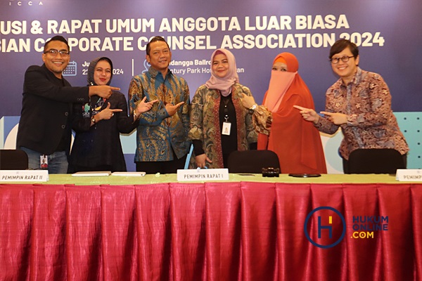 Seradesy Sumardi (ketiga dari kanan) diharapkan dapat semakin memajukan ICCA sebagai wadah profesi In-House Counsel di Indonesia. Foto: RES