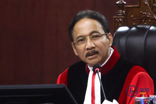 Ketua Mahkamah Konstitusi (MK) Suhartoyo saat memimpin sidang putusan sengketa Pilpres 2024. Foto: (HFW)