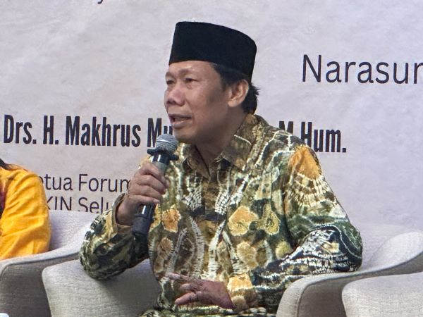 Ketua Forum Dekan FSH PTKIN Seluruh Indonesia Prof. Makhrus Munajat saat Rapat Kerja di Gâ€™Sign Business Hotel, Banjarmasin, Kamis (25/4/2024). Foto: FKF