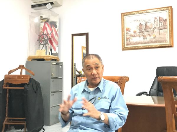 Wakil Dekan III Fakultas Hukum Universitas Pancasila (FH UP) Wibisono Oedoyo saat berbincang dengan Hukumonline di ruang kerjanya, Rabu (22/5/2024). Foto: WIL