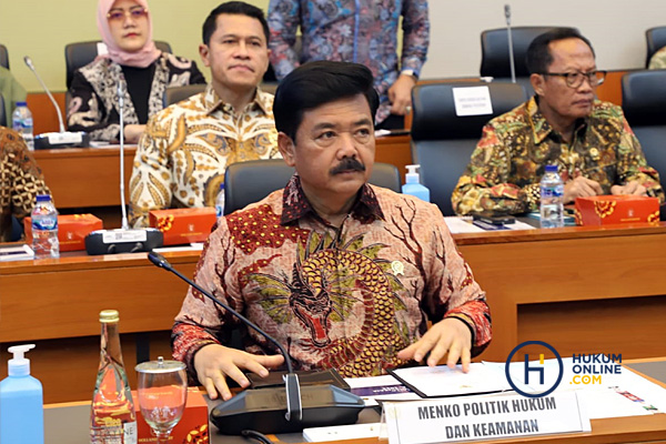 Menko Polhukam Hadi Tjahjanto mengungkapkan pemerintah akan mensosialisasikan pedoman pidana bersyarat KUHP selama Juni-November 2024. Foto: RES