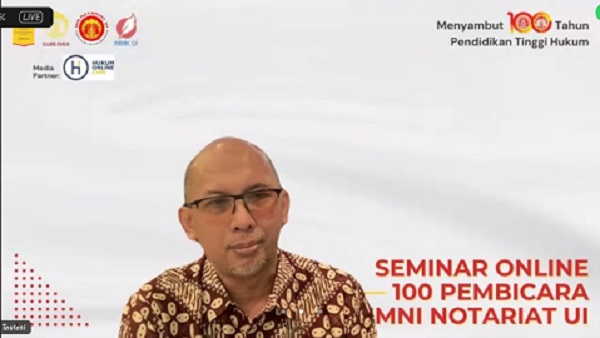 Notaris Aulia Taufani dalam Seminar Online bertema 100 Pembicara Alumni Notariat UI, 100 Tahun untuk Negeri, Jumat (7/6). Foto: FNH