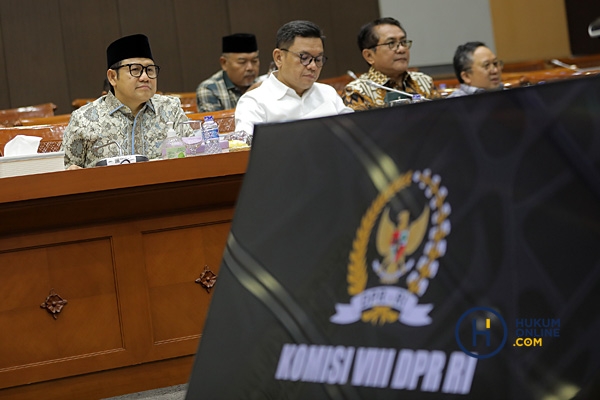 Kiri-kanan: Ketua Timwas Haji DPR, Muhaimin Iskandar, anggota Timwas Haji DPR TB Ace Hasan Syadzily, dan John Kenedy Azis. Foto: RES