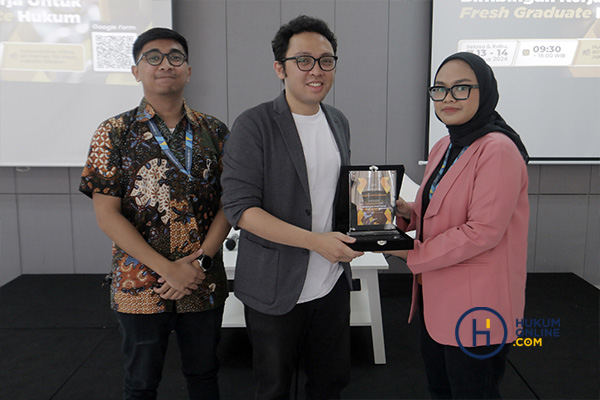 Bimbingan Kerja untuk Fresh Graduate Hukum